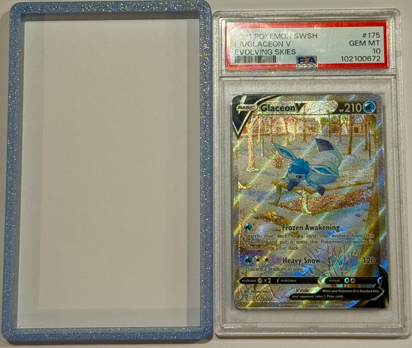SPARKLY LIGHT BLUE GUARD