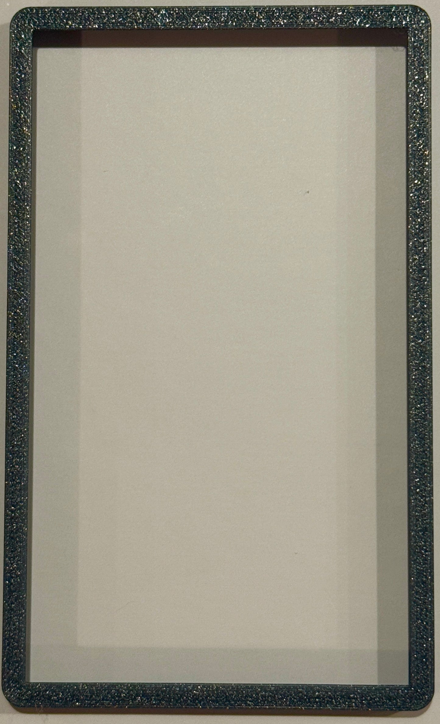 SPARKLY GREY GUARD